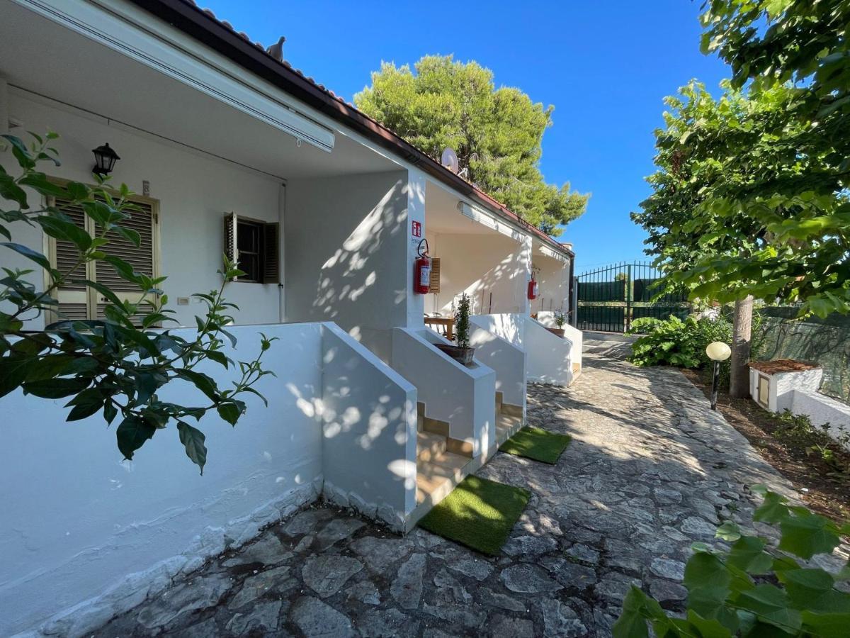 Appartamenti Le Porte Del Gargano Вьесте Экстерьер фото
