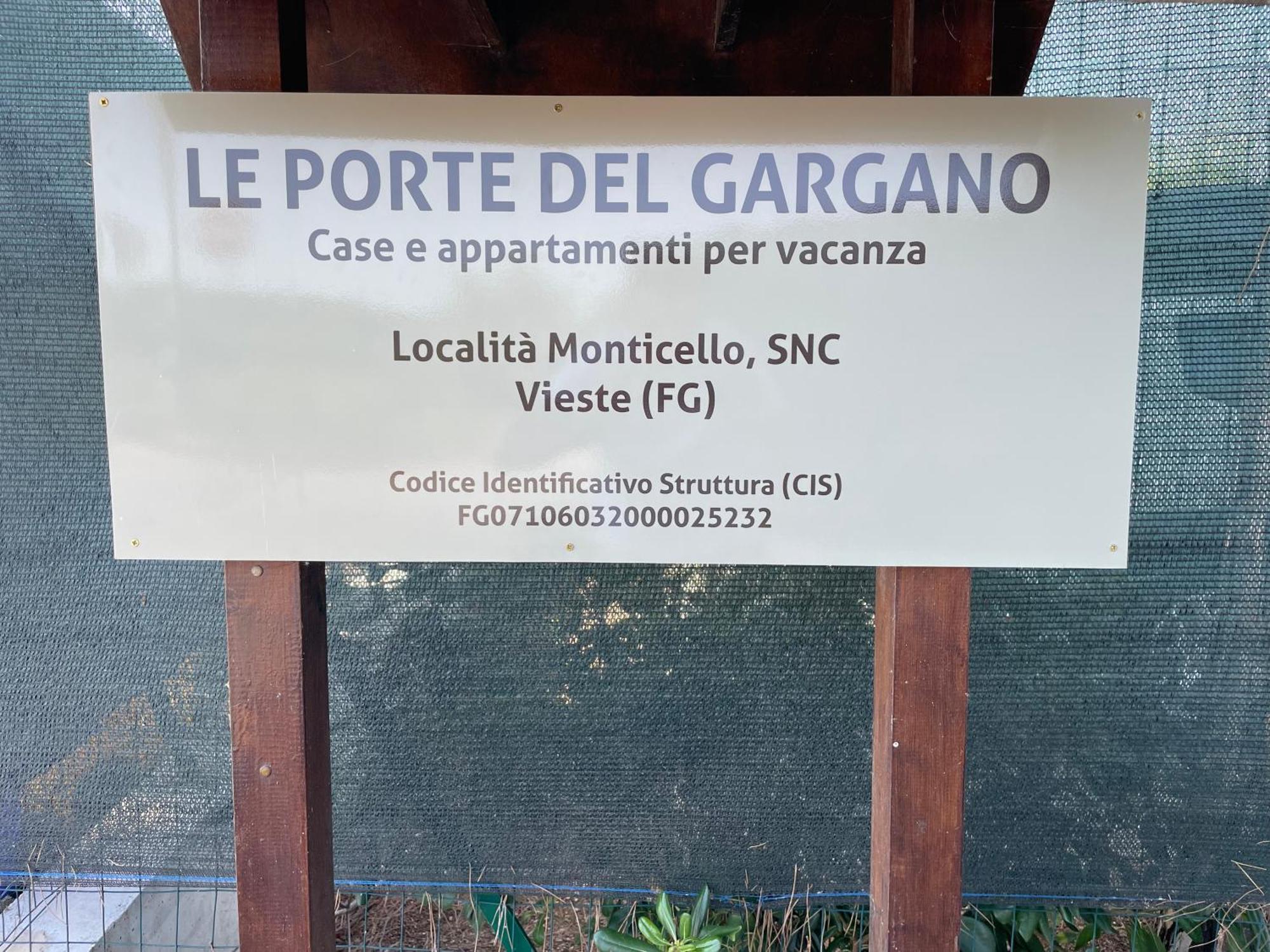 Appartamenti Le Porte Del Gargano Вьесте Экстерьер фото